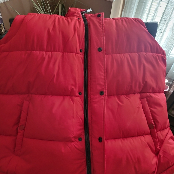 BCBGeneration Red Eco-Friendly Puffer Vest - Picture 5 of 6